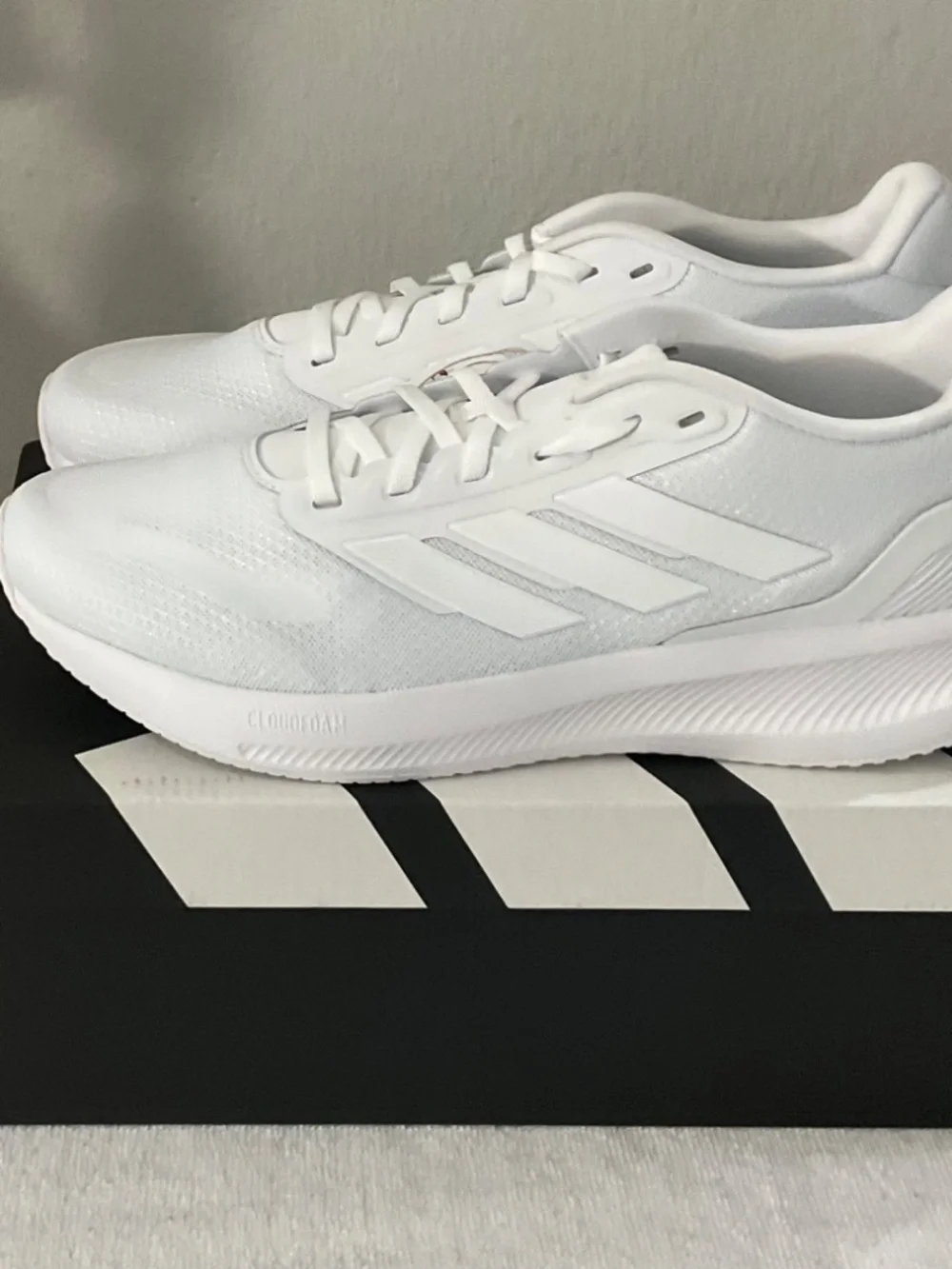 adidas men Runfalcon 5 Running Shoes.